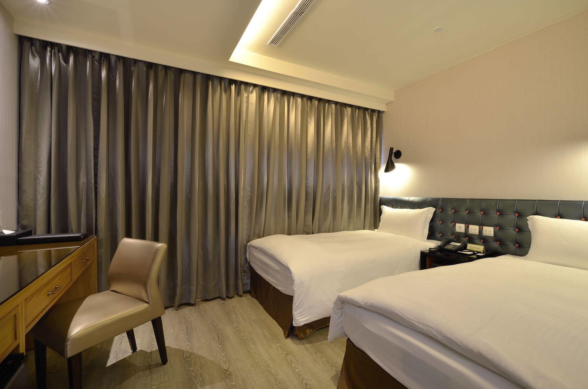 Stay Hotel - Taichung Yizhong Luaran gambar
